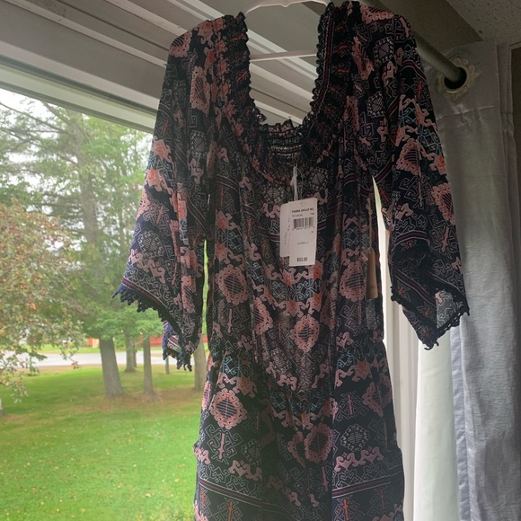 Taylor and Sage romper. NWT. Size Medium. Has pockets!! - Picture 3 of 5